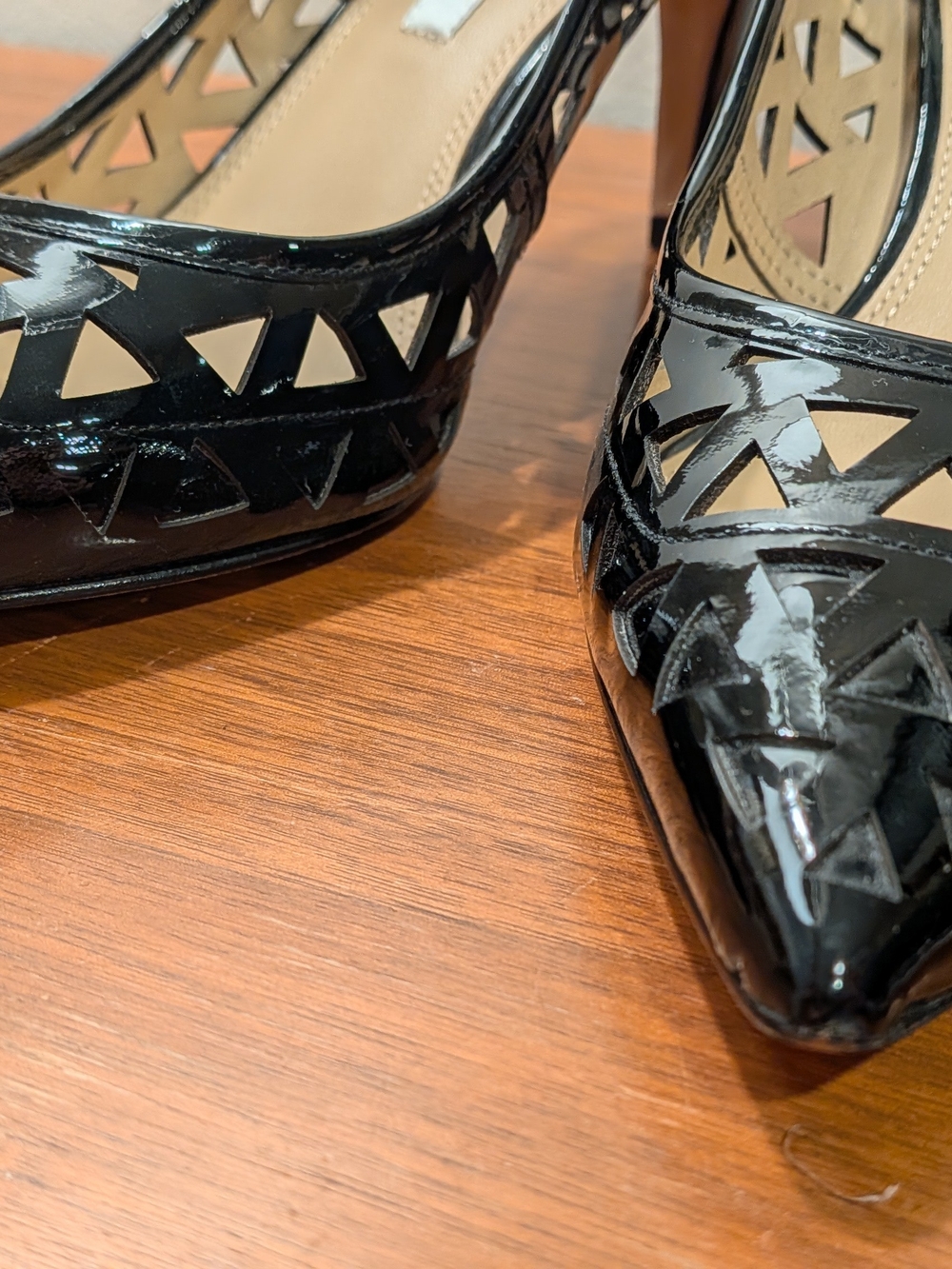 Diane von Furstenberg DVF Black Patent Leather Pointed Toe Pumps Size 8.5